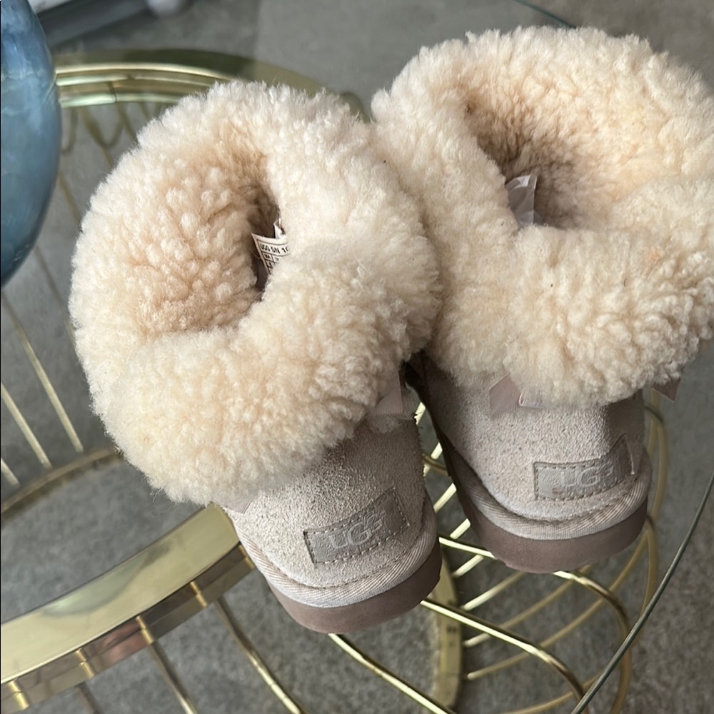 UGG Cream Sheepskin Slippers Cozy Comfort